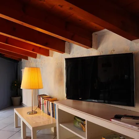 Lina Apartment *